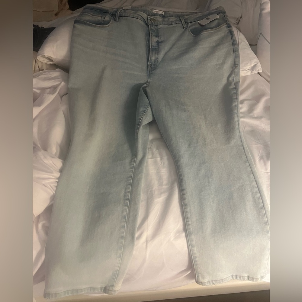 Good American Light Wash Skinnyish Jeans size plus 26